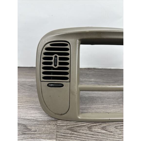 1997-2003 FORD F150 Expedition Tan Dash Radio Bezel 1L14-7804302-CAW - Picture 2 of 6